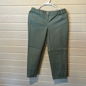 WHBM size 2 cropped pants.